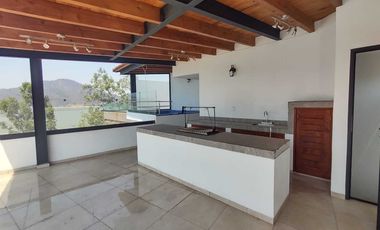 Excelente casa en renta, con vista al lago