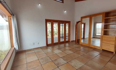 Excelente casa en renta, con vista al lago