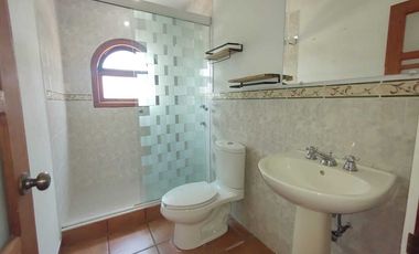 Excelente casa en renta, con vista al lago