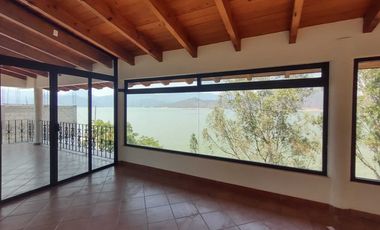 Excelente casa en renta, con vista al lago