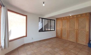 Excelente casa en renta, con vista al lago