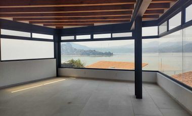 Excelente casa en renta, con vista al lago