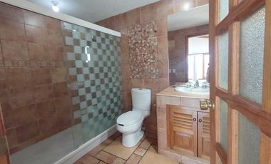 Excelente casa en renta, con vista al lago