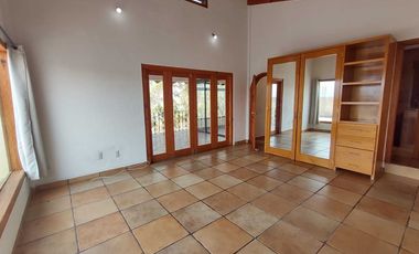 Excelente casa en renta, con vista al lago