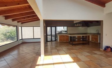 Excelente casa en renta, con vista al lago