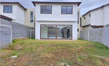 Sea Confiable Alquila Hermosa casa en Costa Verde (River View)