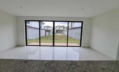 Sea Confiable Alquila Hermosa casa en Costa Verde (River View)
