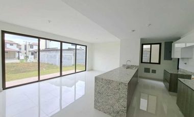 Sea Confiable Alquila Hermosa casa en Costa Verde (River View)