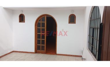 Casa En Urb. Los Cedros, Chorrillos – Luz Natural, Jardín Y Piscina