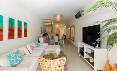 Venta: Casa Unifamiliar Duplex en CASAMAR - PH VILLAMAR