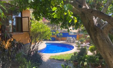 VENDO CASA COLONIAL EN UNA DE LAS MEJORES ZONAS DE CUERNAVACA - PALMIRA -