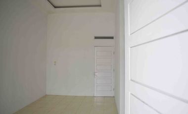 DI JUAL RUMAH TYPE 52 LOKASI DI JL PESANTREN BUKIT BARISAN DEKAT SMU 10