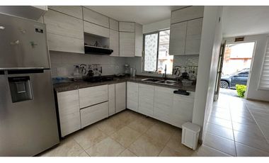 Hermosa casa con jardín privado en Cerritos Campestre - Galicia
