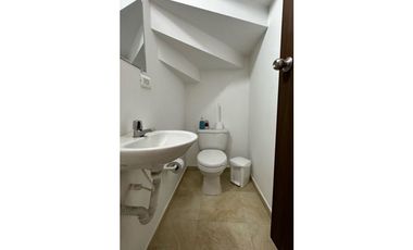 Hermosa casa con jardín privado en Cerritos Campestre - Galicia