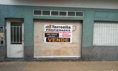 Casa con Departamento en venta en Caseros