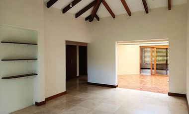 Vendo casa de 2 dormitorios en Pakakuna Gardens, Checa