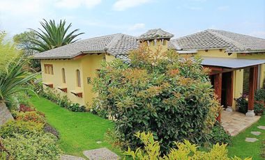 Vendo casa de 2 dormitorios en Pakakuna Gardens, Checa