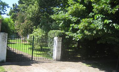 CASA QUINTA EN ALTOS DEL MONTE, MORENO