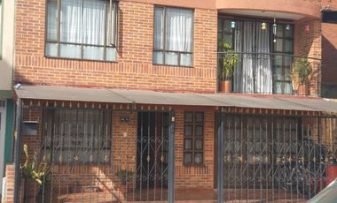 BONITA CASA CENTRAL EN VENTA,C.V.1793