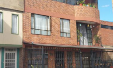 BONITA CASA CENTRAL EN VENTA,C.V.1793
