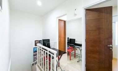 Rumah 5 Kamar Tidur 12 Menit ke Gerbang Tol Kampung Rambutan J-45033