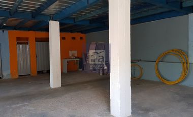 COD. 6208 - SE ARRIENDA CASA LOCAL - BARRIO: VEGAS DE MORRORICO