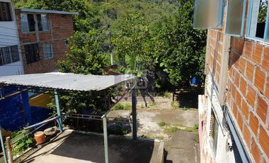 COD. 6208 - SE ARRIENDA CASA LOCAL - BARRIO: VEGAS DE MORRORICO