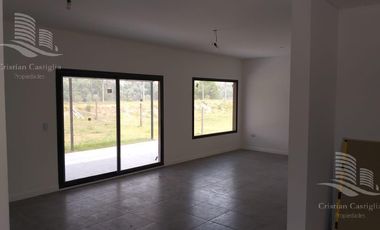 Venta - Casa 4 ambientes, Jardin - Acacias, Puertos del Lago, Escobar
