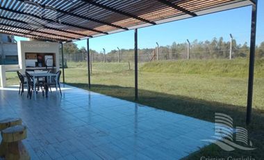 Venta - Casa 4 ambientes, Jardin - Acacias, Puertos del Lago, Escobar