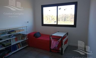 Venta - Casa 4 ambientes, Jardin - Acacias, Puertos del Lago, Escobar