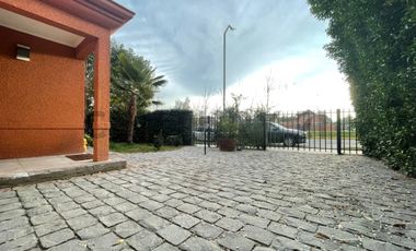 ARRIENDO LINDA PROPIEDAD EN PARQUE LAS BRISAS CHICUREO NORTE