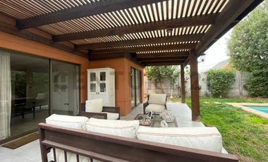 ARRIENDO LINDA PROPIEDAD EN PARQUE LAS BRISAS CHICUREO NORTE