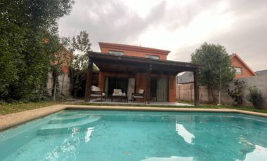 ARRIENDO LINDA PROPIEDAD EN PARQUE LAS BRISAS CHICUREO NORTE