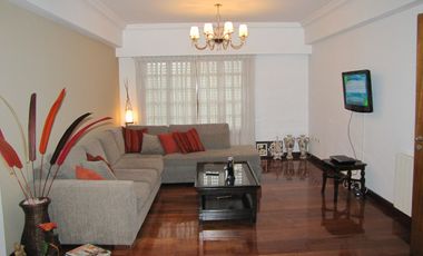 Chalet 5 ambientes ubicado en Punta Mogotes a 50 metros del mar, en la ciudad de Mar del Plata