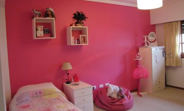 Chalet 5 ambientes ubicado en Punta Mogotes a 50 metros del mar, en la ciudad de Mar del Plata