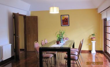 Chalet 5 ambientes ubicado en Punta Mogotes a 50 metros del mar, en la ciudad de Mar del Plata