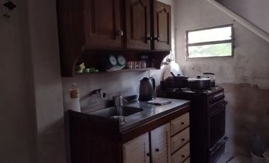 2 CASAS SOBRE AMPLIO TERRENO EN VILLA PARANACITO!