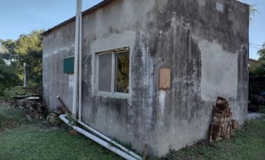 2 CASAS SOBRE AMPLIO TERRENO EN VILLA PARANACITO!