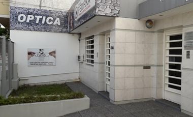 INMUEBLE CON OPTICA Y CONSULTORIOS OFTAMOLOGICOS 35 AÑOS DE TRAYECTORIA