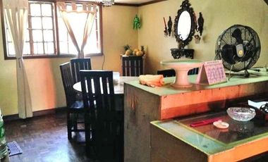 5BR HOUSE + 4 PARKING GARAGE NEAR SM SOUTHMALL LAS PINAS