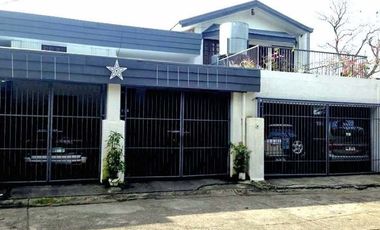 5BR HOUSE + 4 PARKING GARAGE NEAR SM SOUTHMALL LAS PINAS