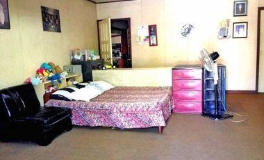 5BR HOUSE + 4 PARKING GARAGE NEAR SM SOUTHMALL LAS PINAS