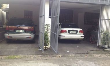 5BR HOUSE + 4 PARKING GARAGE NEAR SM SOUTHMALL LAS PINAS