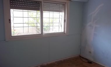 DEPARTAMENTO DE 3 AMBIENTES EN ALQUILER RAMOS MEJIA SUR.-