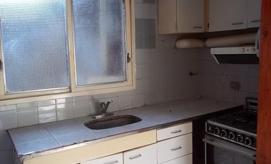 DEPARTAMENTO DE 3 AMBIENTES EN ALQUILER RAMOS MEJIA SUR.-