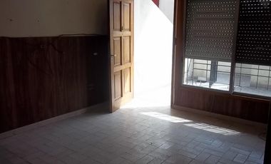 DEPARTAMENTO DE 3 AMBIENTES EN ALQUILER RAMOS MEJIA SUR.-
