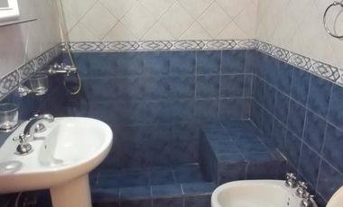 DEPARTAMENTO DE 3 AMBIENTES EN ALQUILER RAMOS MEJIA SUR.-