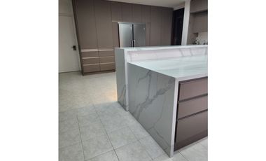 Alquilo Majestuoso Apartamento Amoblado en Via Argentina 485 M2