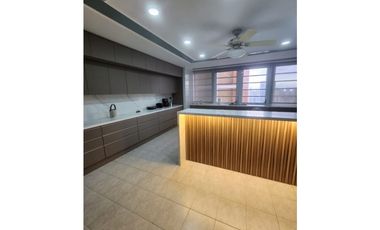 Alquilo Majestuoso Apartamento Amoblado en Via Argentina 485 M2