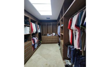 Alquilo Majestuoso Apartamento Amoblado en Via Argentina 485 M2